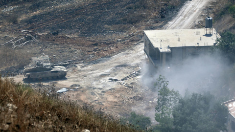 Artillería israelí asediando a bombardeos el sur de Líbano. Artillería israelí asediando a bombardeos el sur de Líbano.
