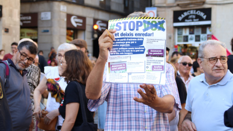 Manifestants contraris a la concentració de Save Europe Act (22 d’agost del 2026) Manifestants contraris a la concentració de Save Europe Act