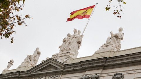 Bandera española en lo alto del edificio del Tribunal Supremo, en Madrid a 29 de noviembre de 2019. Fecha: 29/11/2019. Foto de archivo Firma: Jesús Hellín / Europa Press Bandera española en lo alto del edificio del Tribunal Supremo, en Madrid a 29 de noviembre de 2019.Fecha: 29/11/2019.Foto de archivoFirma: Jesús Hellín / Europa Press