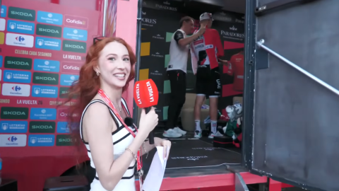 La 'influencer' Erola Jons durante la cobertura de La Vuelta para RTVE. La 'influencer' Erola Jons durante la cobertura de La Vuelta para RTVE.