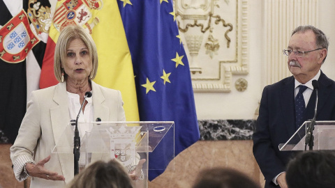 La presidenta de la Federación Española de Municipios y Provincias (FEMP) y alcaldesa de Jerez, María José García-Pelayo, en Ceuta este martes 25 de agosto. La presidenta de la Federación Española de Municipios y Provincias (FEMP) y alcaldesa de Jerez, María José García-Pelayo, en Ceuta este martes 25 de agosto.