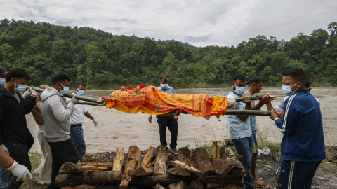 Funeral de una víctima de la riada en Nepal, a 31 de agosto de 2026.