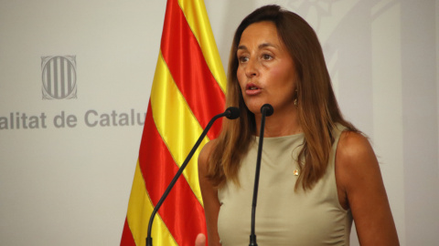 La consellera d'Educació, Esther Niubó, en roda de premsa La consellera d'Educació, Esther Niubó, en roda de premsa
