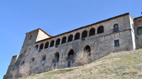 Fachada afectada del palacio de los Hurtado de Mendoza previa a su derrumbe en Almazán (Soria).