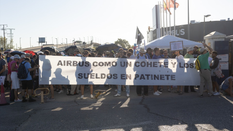 airbus19 Trabajadores de Airbus se concentran este 1 de septiembre a las puertas de la principal planta de la empresa en Getafe (Madrid).