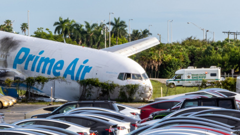 Un avión de Amazon Prime se estrella en el aeropuerto de Miami, a 6 de septiembre de 2026.