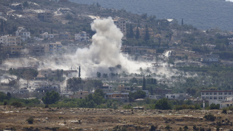 Una explosión tras un ataque israelí en el sur del Líbano. Una explosión tras un ataque israelí en el sur del Líbano.