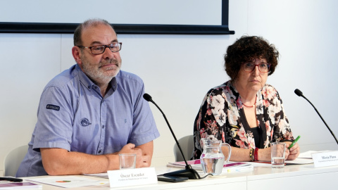 El president de la Plataforma per la Llengua, Òscar Escuder, i la vicepresidenta, Mireia Plana, en una roda de premsa d'aquest dimarts. 08/09/2026 El president de la Plataforma per la Llengua, Òscar Escuder, i la vicepresidenta, Mireia Plana, en una roda de premsa d'aquest dimarts.