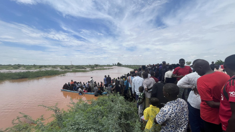 Personas desplazadas en el condado de Garissa, en el este de Kenia, como consecuencia de fuertes lluvias e inundaciones. NAIROBI, 09/09/2026.- Personas desplazadas en el condado de Garissa, en el este de Kenia, como consecuencia de fuertes lluvias e inundaciones. Los países de África oriental y austral ya están realizando preparativos para hacer frente al fenómeno de El Niño, ante las predicciones que pronostican unos efectos más devastadores que en ocasiones anteriores, y con potencial de desplazar a millones de personas en la región. Las Naciones Unidas alertaron el 30 de julio de que El Niño de este año "no tendrá precedentes", una situación que la Organización Meteorológica Mundial (OMM) achaca a las "excepcionalmente cálidas" aguas del océano Pacífico. EFE/ Paola Palladino/Consejo Danés de Refugiados.***SOLO USO EDITORIAL/SOLO DISPONIBLE PARA ILUSTRAR LA NOTICIA QUE ACOMPAÑA (CRÉDITO OBLIGATORIO)***