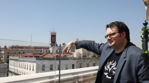 Imagen de Brandon Sanderson durante una visita promocional a Madrid.