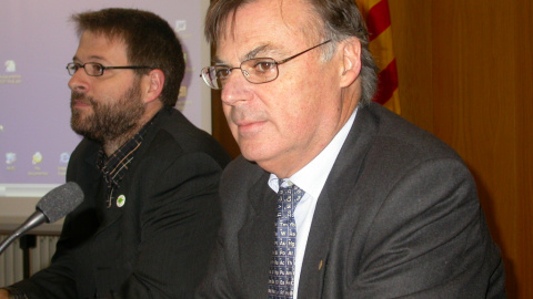 El conseller d'Universitats, Carles Solà -en primer terme- ha presentat avui el Pla Director d'Infraestructures de Telecomunicacions. En segon terme es veu al secretari de Telecomunicacions i Societat de la Informació, Oriol Ferran El conseller d'Universitats Carles Solà, en primer terme.