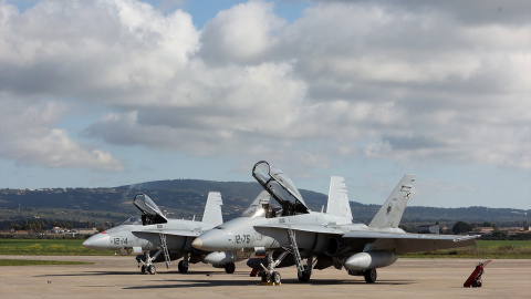 Aviones de caza en una foto de archivo.