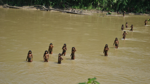 El pueblo Mashco Piro, en la Amazonía peruana en frontera con Brasil. El pueblo Mashco Piro, en la Amazonía peruana en frontera con Brasil.
