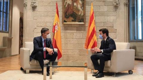 Sánchez i Aragonès en taula de diàleg. Jordi Bedmar copia