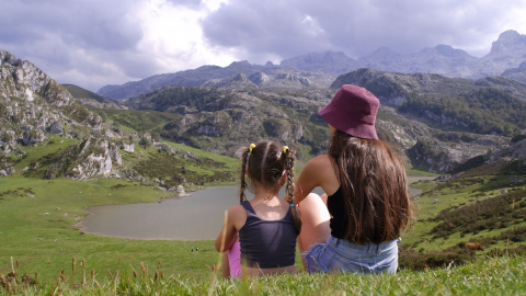 Los lagos de Covadonga son la parte más famosa de los Picos de Europa. Los lagos de Covadonga son la parte más famosa de los Picos de Europa.