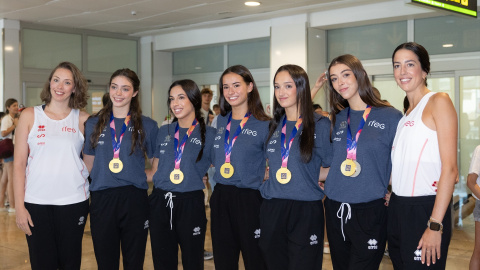 Equipo español de gimnasia rítmica El equipo español de gimnasia rítmica a su llegada al Aeropuerto Adolfo Suárez Madrid-Barajas, a 17 de agosto de 2026.