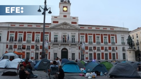 Cientos de personas amanecen acampadas en Sol por la crisis de vivienda