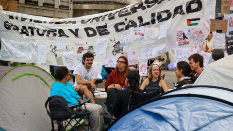 Acampada por la vivienda en Sol Acampada por la vivienda en Sol