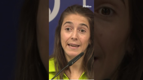 Urbagestión cede a la presión social: MARICARMEN volverá a casa ¡Buenas noticias para Maricarmen, el Sindicato de Inquilinas y las movilizaciones sociales! Urbagestión ha cedido ante la presión social y ha llegado a un acuerdo para que la mujer de 87 años pueda regresar a su hogar.
Así es. Maricarmen podrá volver a la que ha sido su casa durante más de 70 años una vez salga del hospital al llegar sus representantes a un acuerdo con Urbagestión, la empresa que la desahució y que ha decidido devolverle el piso tras la presión social.
Tras casi cinco horas de negociación, la familia de Maricarmen, su abogada, el Sindicato de Inquilinas de Madrid y Urbagestión Desarrollo e Inversión SL han dado el sí para que Maricarmen pueda volver a su hogar, aunque todavía queda pendiente que la mujer lo valide, como han indicado fuentes del Ayuntamiento de Madrid, que ha actuado como mediador.
¿Qué te parece la noticia? Te leemos en comentarios.
#Maricarmensequeda #stopdesahucios #sindicatodeinquilinas #vivienda #noticiastiktok
Hace 18 años nacimos con un compromiso: hacer un periodismo útil para la sociedad. Solo podemos continuar con esta labor si contamos con el apoyo de personas como tú.
Únete a la comunidad de Público. 18 años no son nada… cuando nos queda tanto por contar. Periodismo incómodo para tiempos difíciles. https://bit.ly/3VylhmD
Periodismo, investigación y compromiso para construir un mundo más igualitario.
¡Suscríbete ya a nuestro canal!: https://bit.ly/2U8nM0q
Visita: https://www.publico.es
Síguenos en Facebook: https://www.facebook.com/diario.publico/
Síguenos en Twitter: https://twitter.com/publico_es
Síguenos en Instagram: https://www.instagram.com/publico.es
Síguenos en TikTok: https://www.tiktok.com/@publico_es
Síguenos en Bluesky: https://bsky.app/profile/publico.es