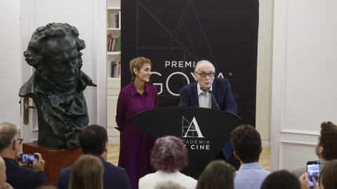 MADRID, 30/09/2026.-Pamplona acogerá la gala de los Premios Goya 2027, la edición número 41, el 6 de febrero del año que viene según ha anunciado este miércoles el presidente de la Academia de Cine, Fernando Méndez-Leite, acompañado de la presidenta de Navarra María Chivite, este miércoles en Madrid.-EFE/ Rodrigo Jiménez