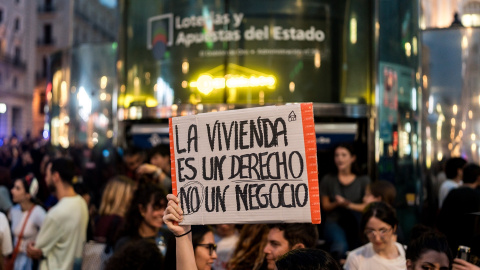 Una pancarta en la acampada por la vivienda en la Puerta del Sol, a 29 de septiembre de 2026. Una pancarta en la acampada por la vivienda en la Puerta del Sol, a 29 de septiembre de 2026.