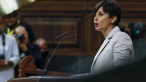 La ministra de Vivienda, Isabel Rodríguez durante el pleno en el que se debate y vota los decretos de vivienda del Gobierno celebrado este viernes en el Congreso de los Diputados en Madrid.