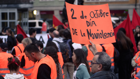 Neonazis de Núcleo Nacional atacan la acampada por la vivienda