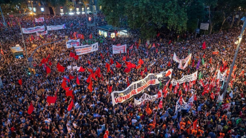 Organització Juvenil Socialista de Catalunya en al manifestación por la vivienda del 5 de octubre de 2026.