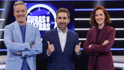 David Calle, Aitor Albizua y Elena Herraiz son los tres rostros visibles de 'Cifras y letras'.