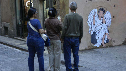abad731f0f12b5df5f1fb0c48ed39ce6f8945e1fw Maricarmen, el símbolo de la lucha por la vivienda, ya tiene un mural en la ciudad de Barcelona, lo firma el artista urbano TVBoy.