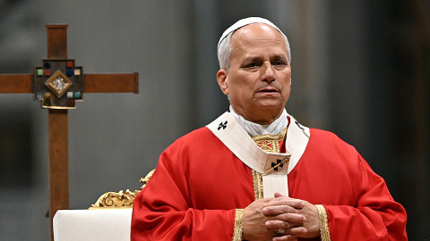 León XIV en una misa en el Vaticano, este jueves. León XIV en una misa en el Vaticano, este jueves.