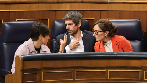 Ministros de PSOE y Sumar, en el Congreso.