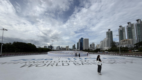El centro de convenciones Reina Sirikit, en Bangkok (Tailandia), donde se celebra la cumbre del FMI. El centro de convenciones Reina Sirikit, en Bangkok (Tailandia), donde se celebra la cumbre del FMI.