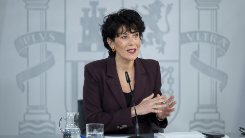 La ministra de Inclusión, Seguridad Social y Migraciones y portavoz del Gobierno, Elma Saiz, durante una rueda de prensa tras el Consejo de Ministros, a 13 de octubre de 2026 La ministra de Inclusión, Seguridad Social y Migraciones y portavoz del Gobierno, Elma Saiz, durante una rueda de prensa tras el Consejo de Ministros, a 13 de octubre de 2026