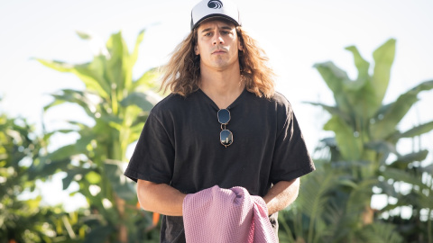 El actor Martiño Rivas caracterizado como Daniel Sancho en la nueva película de Netflix.