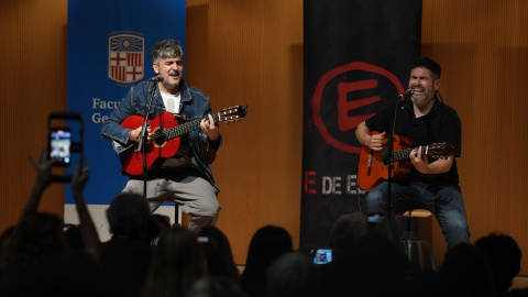 Los integrantes de Estopa, David Muñoz y José Manuel Muñoz, durante el anuncio de su nuevo disco, a 13 de octubre de 2026. Los integrantes de Estopa, David Muñoz y José Manuel Muñoz, durante el anuncio de su nuevo disco, a 13 de octubre de 2026.