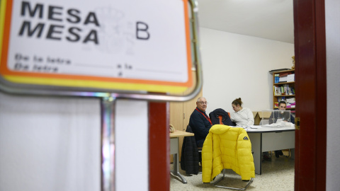 mesa-electoral Una mesa electoral durante unos comicios.