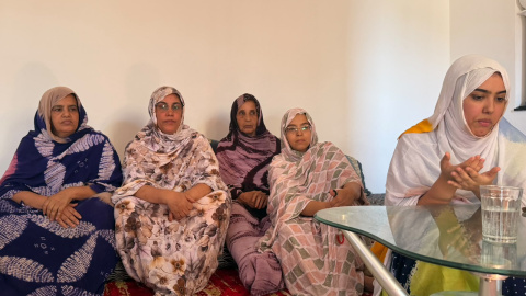 Familiares de los presos políticos saharauis del grupo de Gdeim Isik, durante la rueda de prensa del pasado 15 de octubre Familiares de los presos políticos saharauis del grupo de Gdeim Isik, durante la rueda de prensa del pasado 15 de octubre
