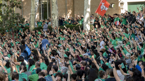 Numerosas personas durante la celebración de una asamblea abierta de profesorado con motivo de la huelga educativa, a 16 de octubre de 2026, en Madrid. Numerosas personas durante la celebración de una asamblea abierta de profesorado con motivo de la huelga educativa, a 16 de octubre de 2026, en Madrid.