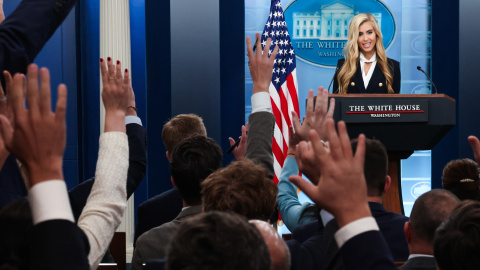 Katie Zacharia durante su primera rueda de prensa en la Casa Blanca.