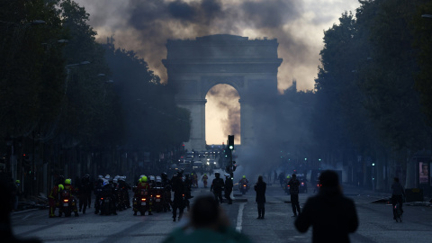 Protesta de este sábado, en los Campos Elíseos de París.
