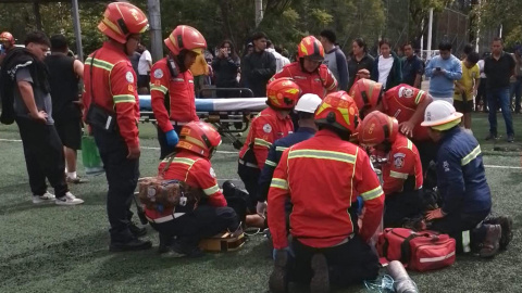 Los servicios de emergencia, tras el asesinato de Solórzano Foppa en Guatemala, el 17 de octubre de 2026. Los servicios de emergencia, tras el asesinato de Solórzano Foppa en Guatemala, el 17 de octubre de 2026.