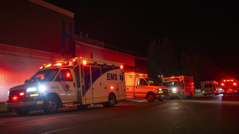 October 17, 2026, Wainwright, Alberta, Canada: Emergency crews and military personnel at the Wainwright Health Centre as injured military members are treated after a fire at CFB Wainwright, outside of Wainwright, Alta., on Saturday, Oct. 17, 2026.,Image: 1144333421, License: Rights-managed, Restrictions: * Canada and U.S. RIGHTS OUT *, Model Release: no  , Credit line: John Ulan / Zuma Press / Europa PressEditorial licence valid only for Spain and 3 MONTHS from the date of the image, then delete it from your archive. For non-editorial and non-licensed use, please contact EUROPA PRESS.17/10/2026 ONLY FOR USE IN SPAIN
