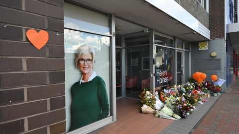 Flores en la oficina electoral de la diputada australiana Helen Haines.