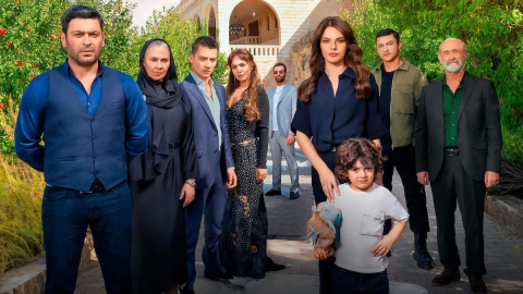 Imagen promocional de 'En tierra lejana'.