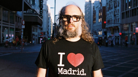 Martí Perarnau IV le planta cara a Ayuso en el último disco de Mucho.