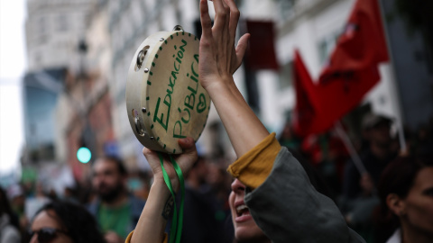 Manifestantes durante una concentración ante la Consejería de Educación de la Comunidad de Madrid. Manifestantes durante una concentración ante la Consejería de Educación de la Comunidad de Madrid.