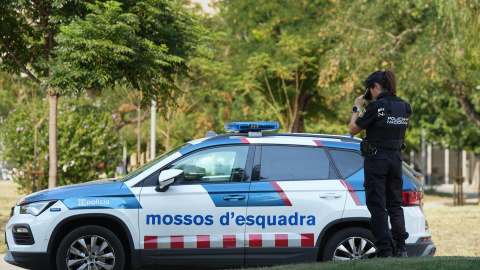 Imagen de archivo de un coche de los Mossos d'Esquadra en L'Hospitalet de Llobregat
