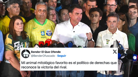 Flavio Bolsonaro ofrece una rueda de prensa, este domingo en Brasilia.
