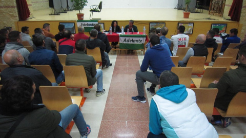 Mitin de Adelante Andalucía en la cárcel de Morón Mitin de Adelante Andalucía en la cárcel de Morón